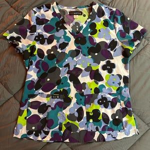 Koi Basics Medium Scrub top